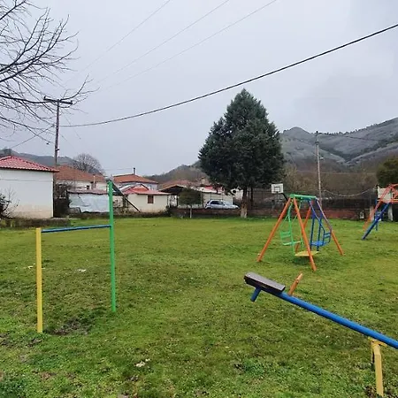 Panos Apartman *